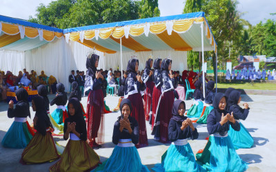 Keren, Sanggar Madani Unjuk Gaya Pada Perayaan Milad Madrasah dan Penamatan Siswa  Kelas IX